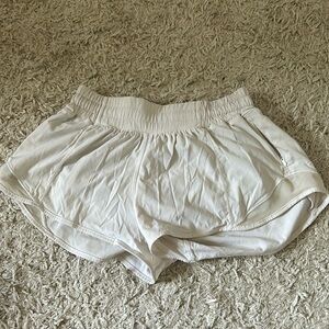 Lululemon size 4 white hotty hot shorts